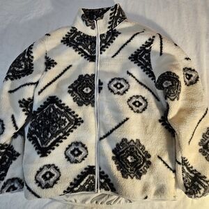 Old Navy Men's Black and White Fleece Jacket